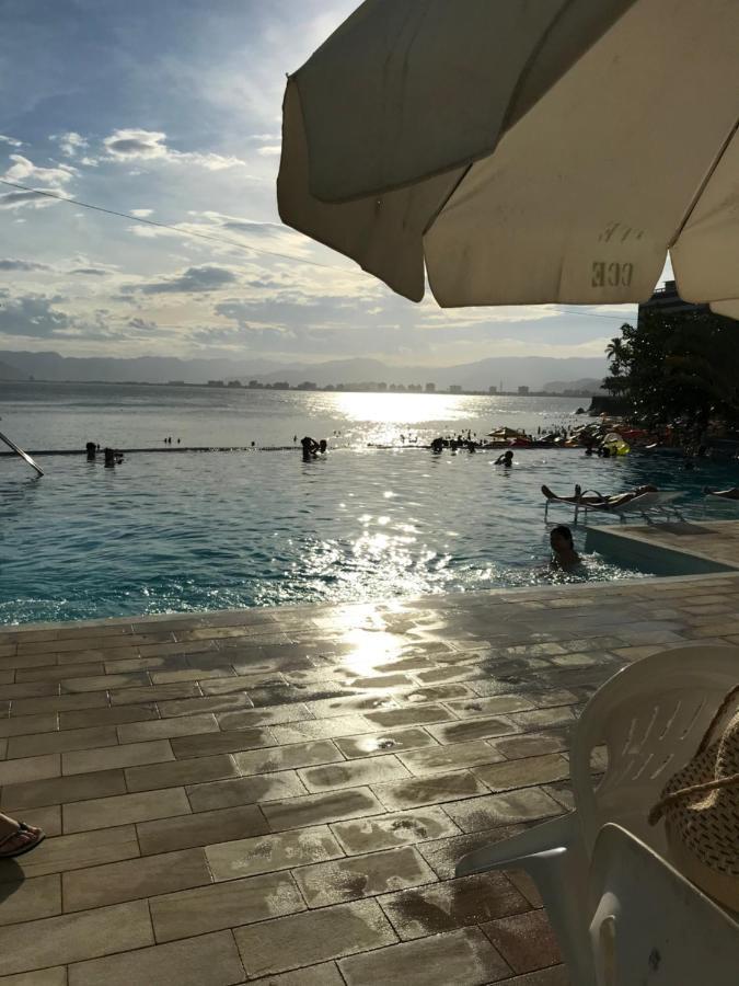 Apartamento Pe Na Areia Frente Para O Mar E Piscina Na Prainha Caraguatatuba Exterior photo