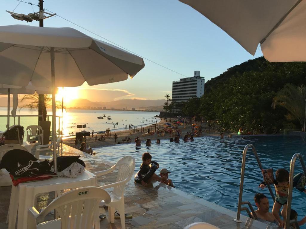 Apartamento Pe Na Areia Frente Para O Mar E Piscina Na Prainha Caraguatatuba Exterior photo