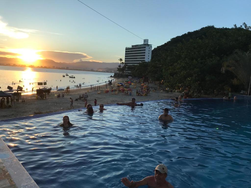 Apartamento Pe Na Areia Frente Para O Mar E Piscina Na Prainha Caraguatatuba Exterior photo